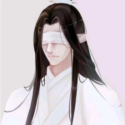 老人砍绊脚绳不料宝宝坐到刀上